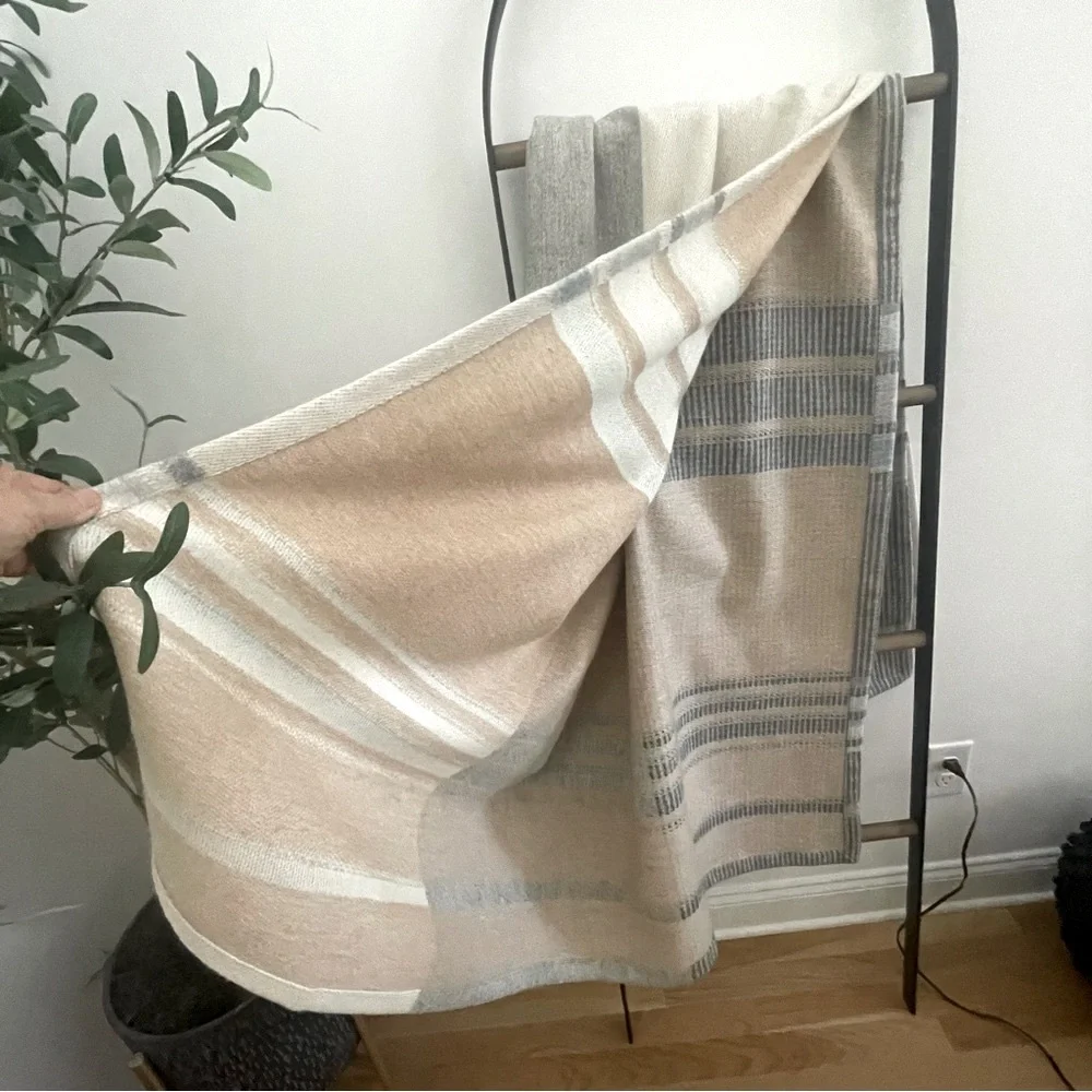 County Brook Lancashire England Handwoven Wool Throw Gray - NEW